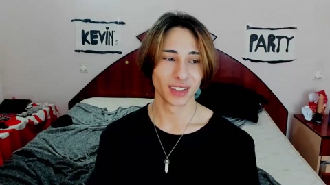 kevin_hug  18-01-2023